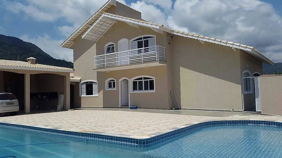 Residência com área de lazer